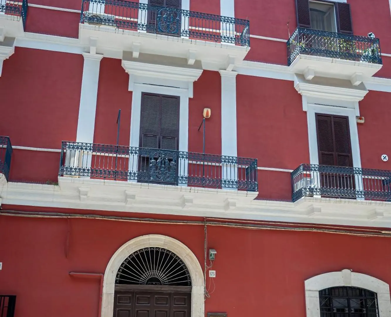 Suite 175 Bari 0*,  Italien